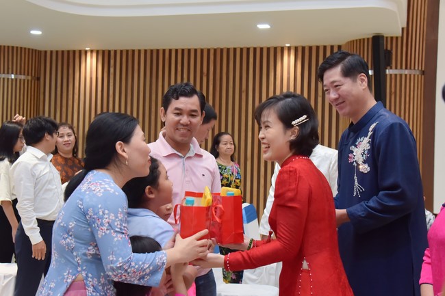 Wedding Ceremony at the pagoda