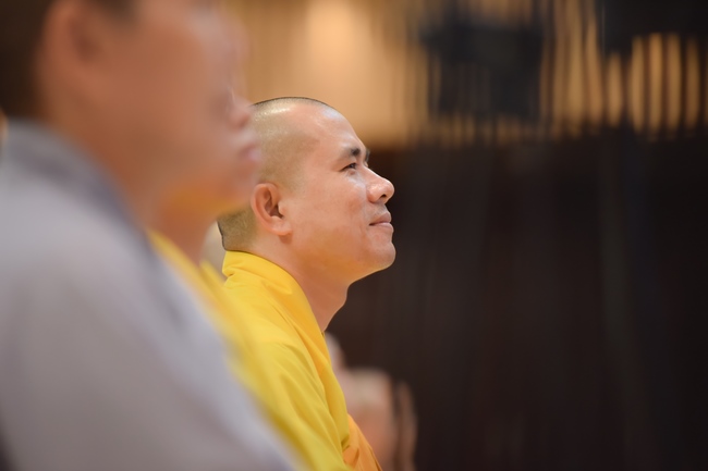 Thượng toạ Thích Nhật Từ chia sẻ pháp thoại đến chư Tăng và Phật tử chùa Hoằng Pháp