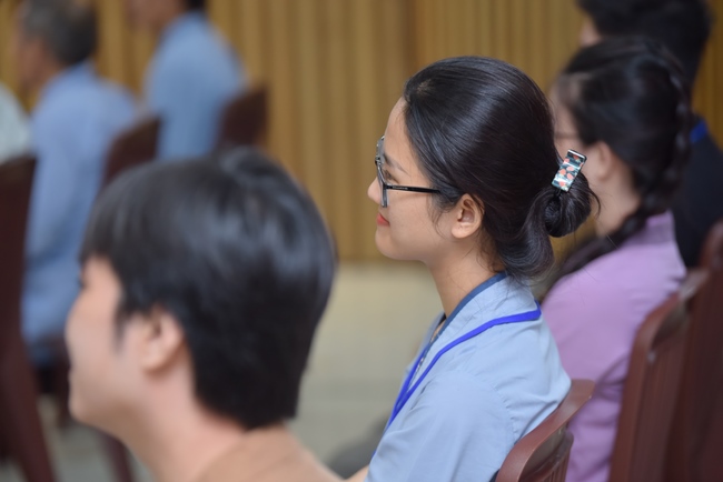 Thượng toạ Thích Nhật Từ chia sẻ pháp thoại đến chư Tăng và Phật tử chùa Hoằng Pháp