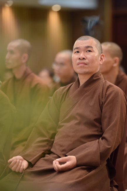 Thượng toạ Thích Nhật Từ chia sẻ pháp thoại đến chư Tăng và Phật tử chùa Hoằng Pháp