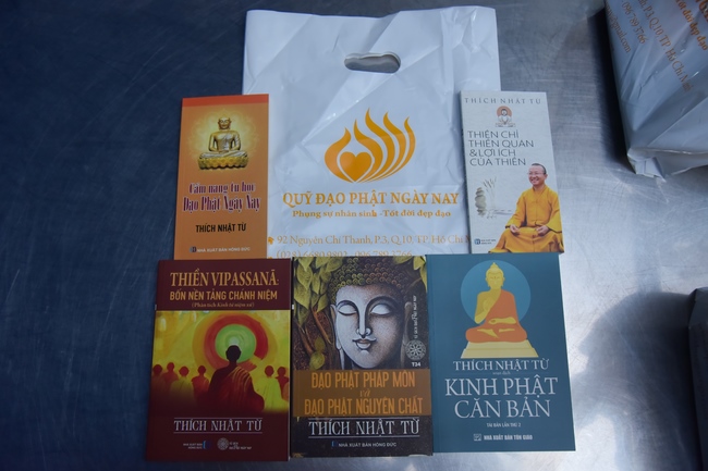 Thượng toạ Thích Nhật Từ chia sẻ pháp thoại đến chư Tăng và Phật tử chùa Hoằng Pháp