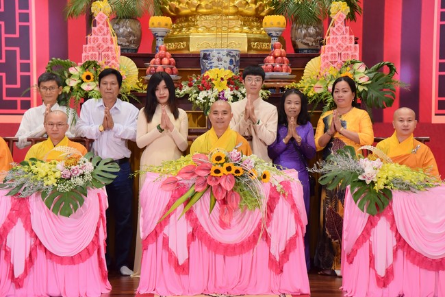 Wedding Ceremony at the pagoda
