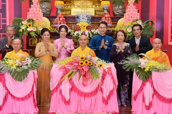 Wedding Ceremony at the pagoda