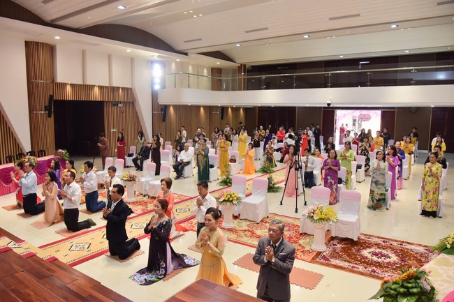 Wedding Ceremony at the pagoda