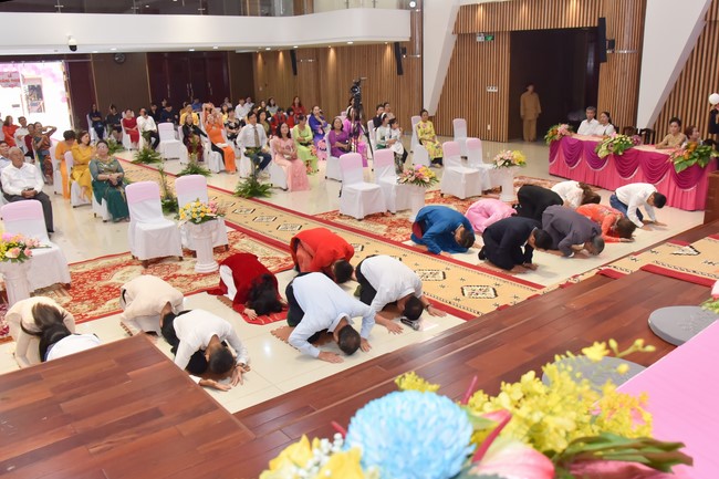 Wedding Ceremony at the pagoda
