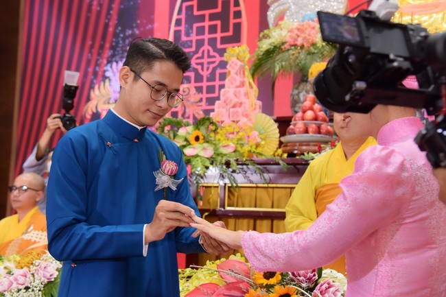 Wedding Ceremony at the pagoda