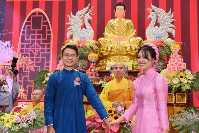 Wedding Ceremony at the pagoda