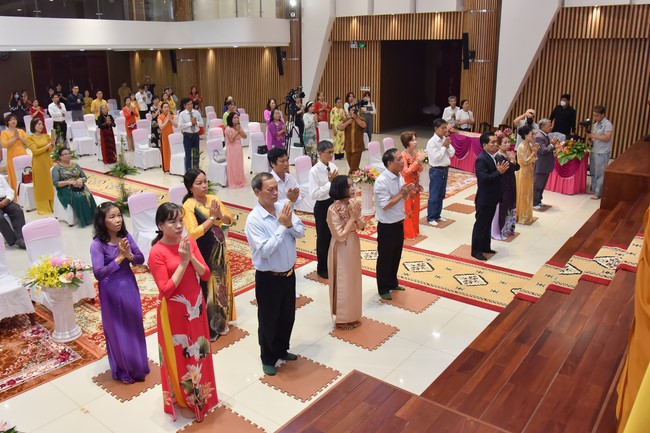 Wedding Ceremony at the pagoda