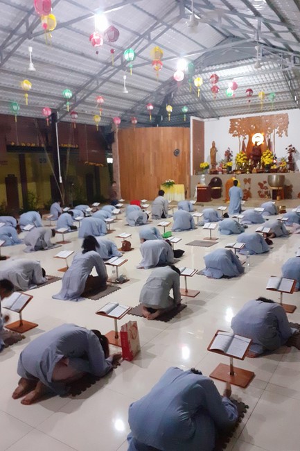 Repentant ceremony at Suoi Phap Pagoda