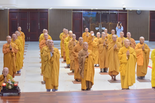 Pratimoksa Commandment Declaring Rite at Hoang Phap pagoda
