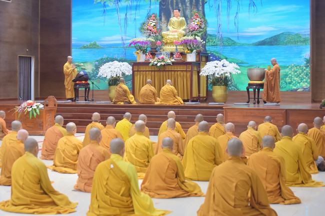 Pratimoksa Commandment Declaring Rite at Hoang Phap pagoda