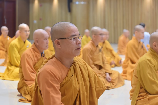 Pratimoksa Commandment Declaring Rite at Hoang Phap pagoda