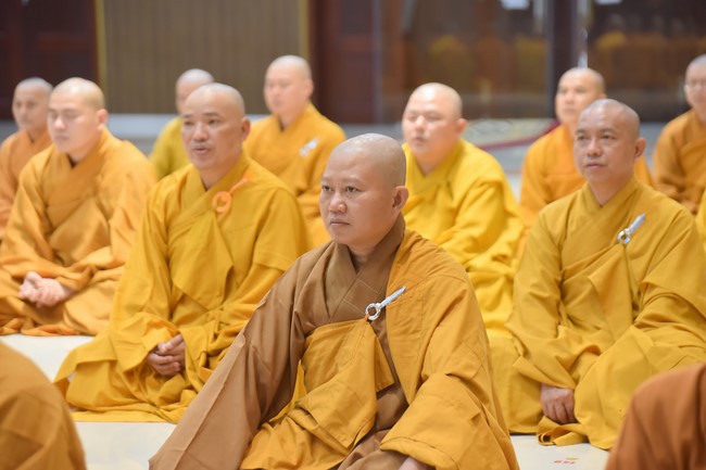 Pratimoksa Commandment Declaring Rite at Hoang Phap pagoda