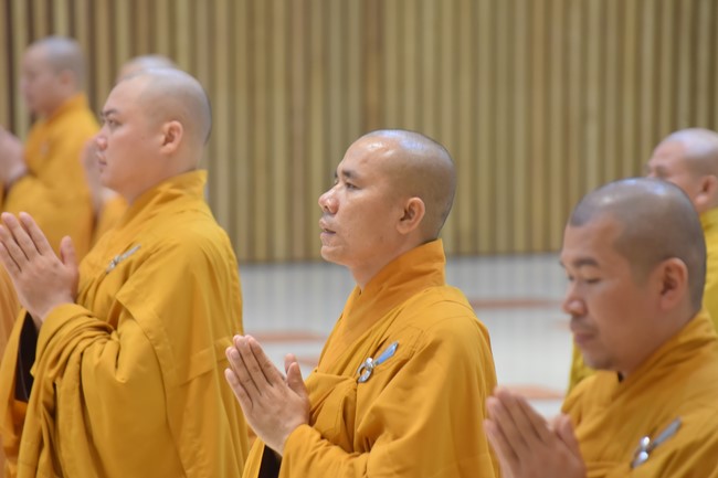 Pratimoksa Commandment Declaring Rite at Hoang Phap pagoda