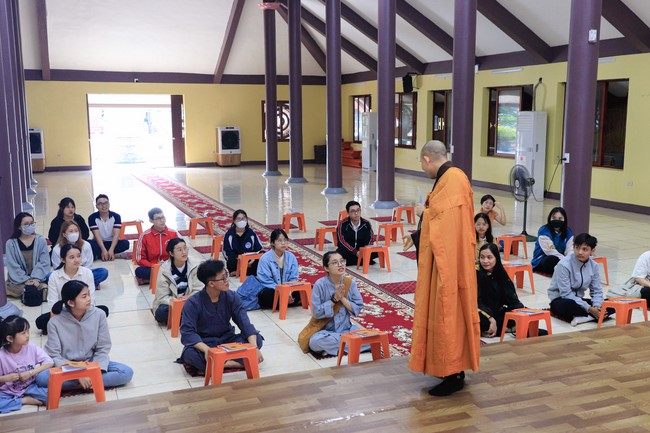 Awarding the 15th Wisdom Nurturing Scholarships in the North, Central and Southwest regions