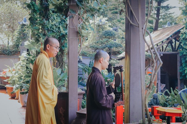 Awarding the 15th Wisdom Nurturing Scholarships in the North, Central and Southwest regions