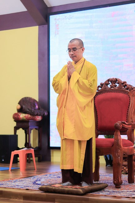 Awarding the 15th Wisdom Nurturing Scholarships in the North, Central and Southwest regions