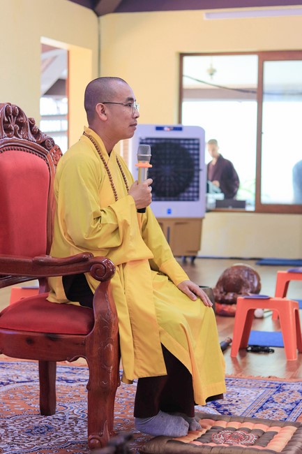 Awarding the 15th Wisdom Nurturing Scholarships in the North, Central and Southwest regions