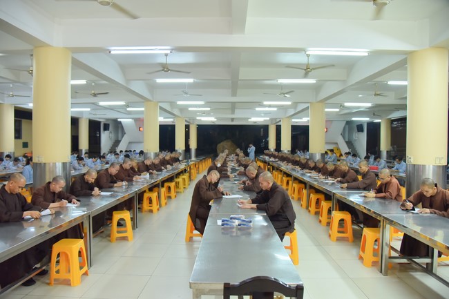 Monks and Buddhists reviewing the life and careers of Hoang Phap Pagoda’s Founder