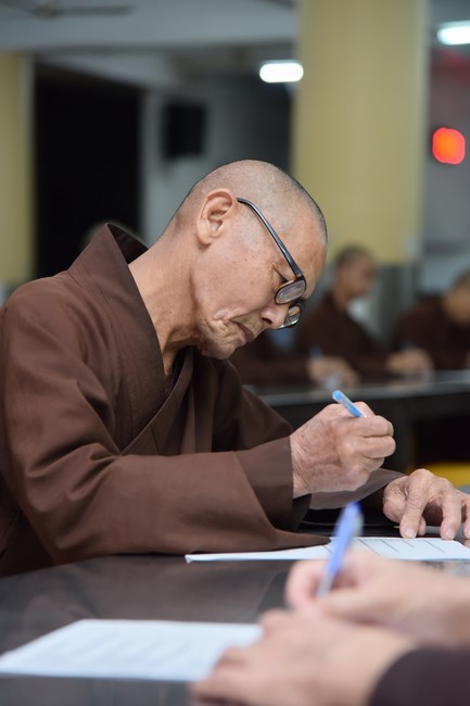 Monks and Buddhists reviewing the life and careers of Hoang Phap Pagoda’s Founder