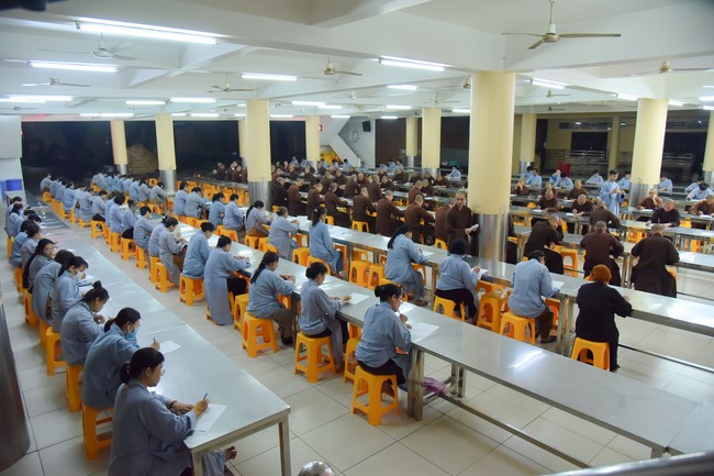 Monks and Buddhists reviewing the life and careers of Hoang Phap Pagoda’s Founder