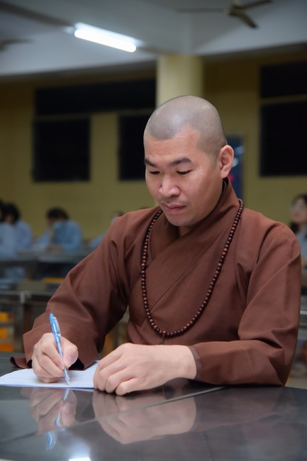 Monks and Buddhists reviewing the life and careers of Hoang Phap Pagoda’s Founder