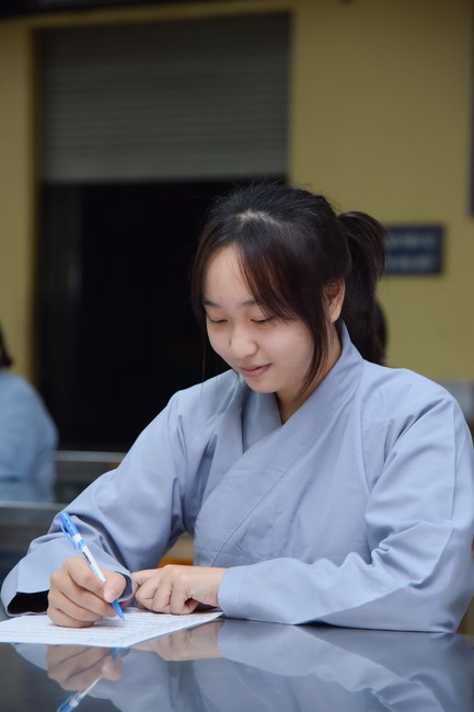 Monks and Buddhists reviewing the life and careers of Hoang Phap Pagoda’s Founder