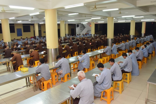 Monks and Buddhists reviewing the life and careers of Hoang Phap Pagoda’s Founder