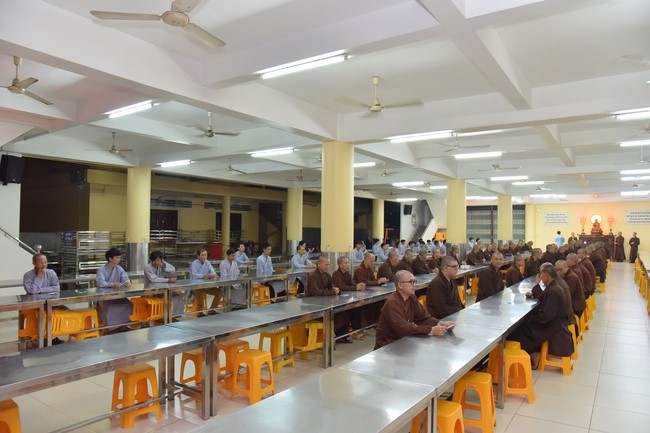 Monks and Buddhists reviewing the life and careers of Hoang Phap Pagoda’s Founder