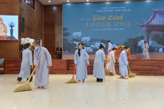 Dharma Talk The necessary things on the journey to return in The 98th Seven-Day Retreat