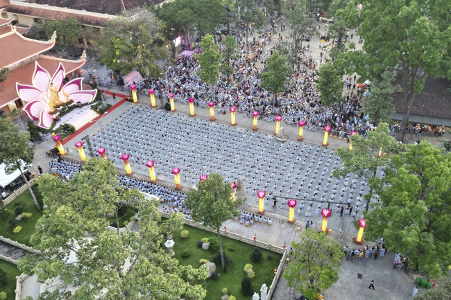 Glistening Amitabha Buddha Ceremony in 2022