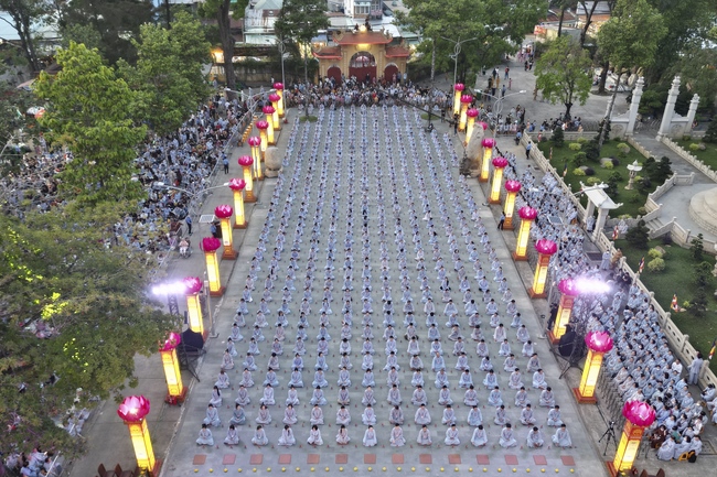 Glistening Amitabha Buddha Ceremony in 2022