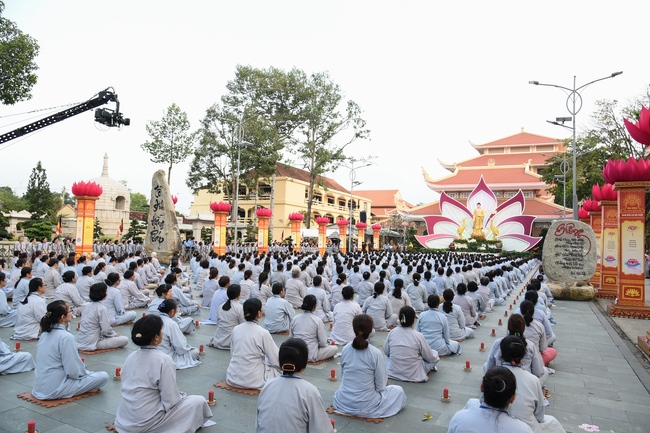 Glistening Amitabha Buddha Ceremony in 2022