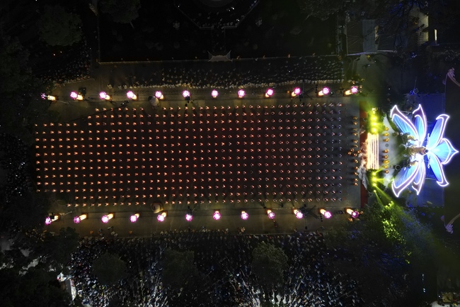 Glistening Amitabha Buddha Ceremony in 2022