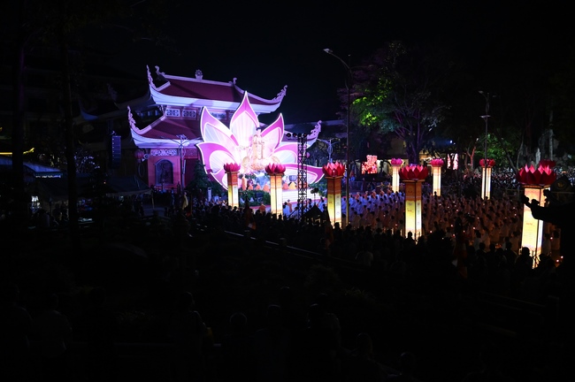 Glistening Amitabha Buddha Ceremony in 2022