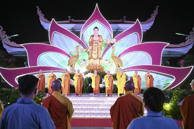 Glistening Amitabha Buddha Ceremony in 2022