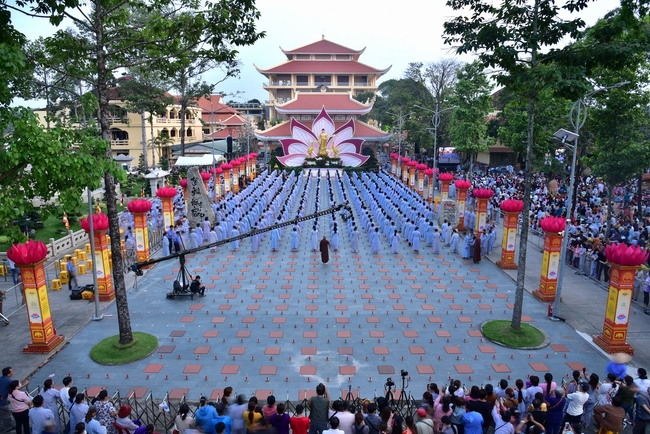 Glistening Amitabha Buddha Ceremony in 2022