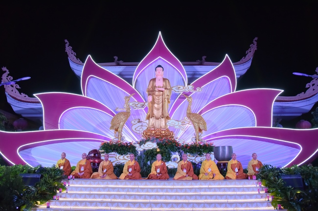 Glistening Amitabha Buddha Ceremony in 2022