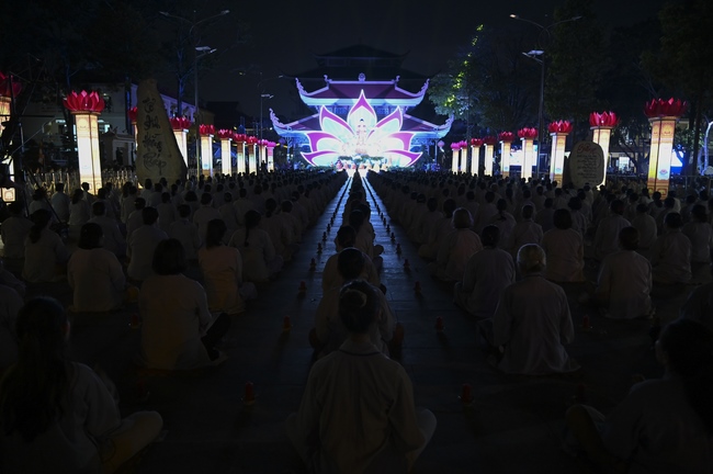 Glistening Amitabha Buddha Ceremony in 2022