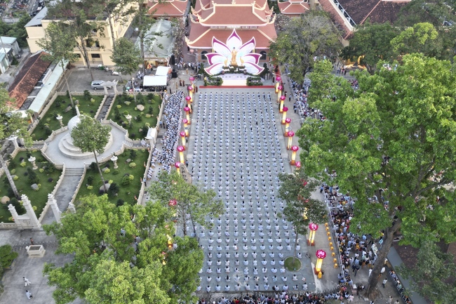 Glistening Amitabha Buddha Ceremony in 2022