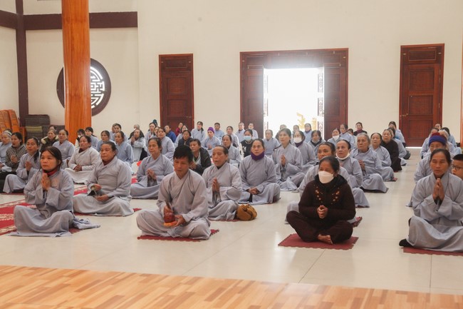 Chùa Giai Lam - Hà Tĩnh: Tu niệm Phật một ngày