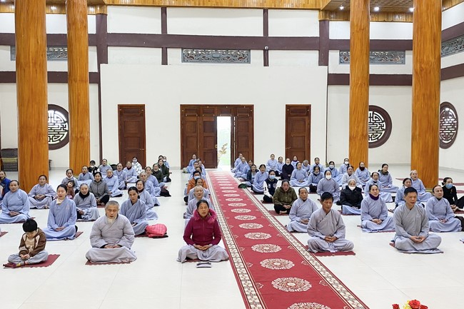 Chùa Giai Lam - Hà Tĩnh: Tu niệm Phật một ngày