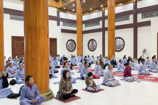 Chùa Giai Lam - Hà Tĩnh: Tu niệm Phật một ngày