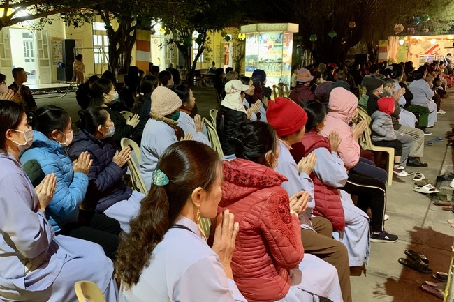 Candle Lighting Ritual to commemorate Amitabha’s Buddha at Dong Cao Pagoda – Thanh Hoa
