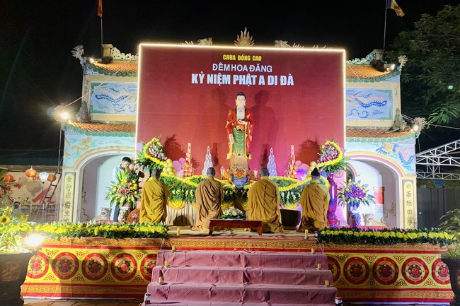 Candle Lighting Ritual to commemorate Amitabha’s Buddha at Dong Cao Pagoda – Thanh Hoa