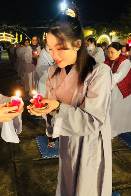 Candle Lighting Ritual to commemorate Amitabha’s Buddha at Dong Cao Pagoda – Thanh Hoa