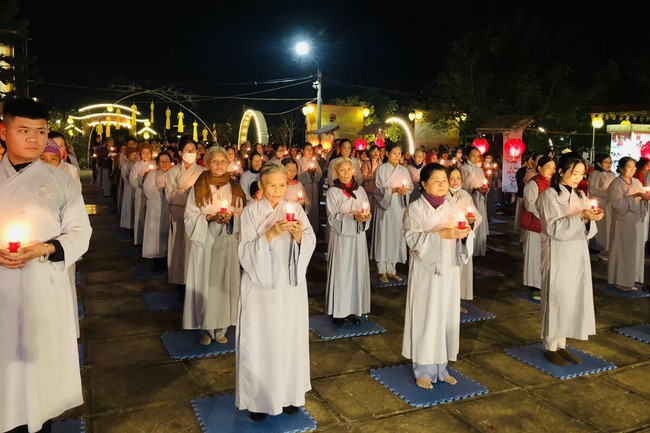 Candle Lighting Ritual to commemorate Amitabha’s Buddha at Dong Cao Pagoda – Thanh Hoa