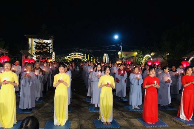 Candle Lighting Ritual to commemorate Amitabha’s Buddha at Dong Cao Pagoda – Thanh Hoa