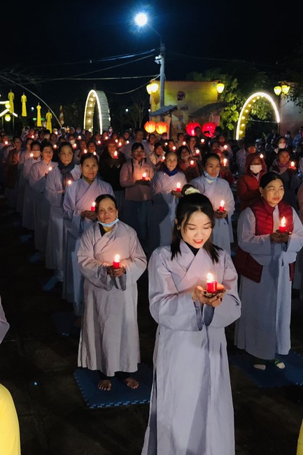 Candle Lighting Ritual to commemorate Amitabha’s Buddha at Dong Cao Pagoda – Thanh Hoa