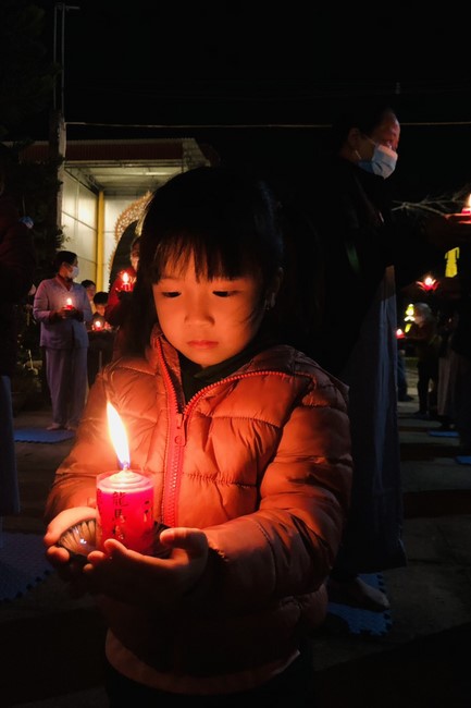 Candle Lighting Ritual to commemorate Amitabha’s Buddha at Dong Cao Pagoda – Thanh Hoa